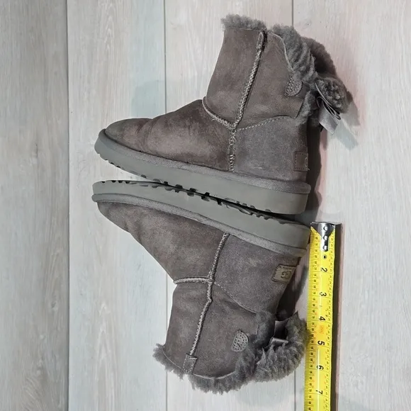 Ugg Australia Women Suede Insulated Lined Sheepskin Bow boots shoes sz 6