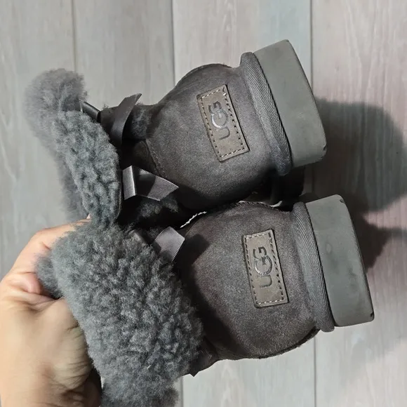 Ugg Australia Women Suede Insulated Lined Sheepskin Bow boots shoes sz 6