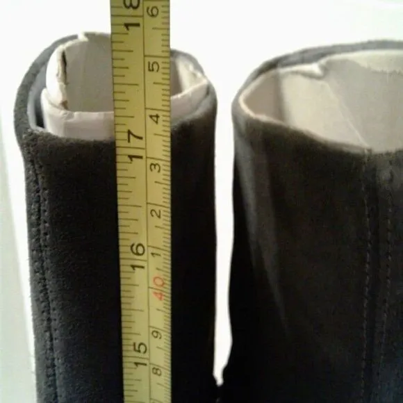 UGG Australia Women's 6.5M Tall Leather Boot