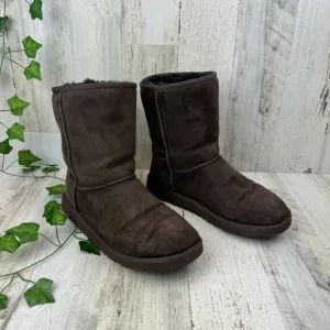 UGG Australia Women's Classic Short 5251-Y Brown Suede Winter Boots Pull On sz 6