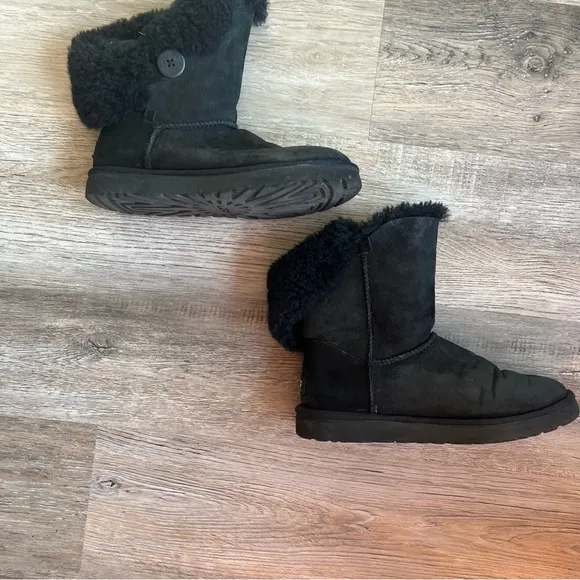Ugg Bailey Button short boots