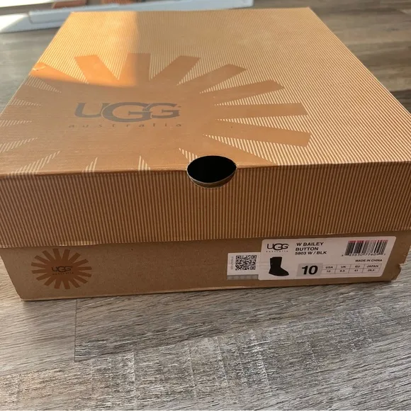 Ugg Bailey Button short boots