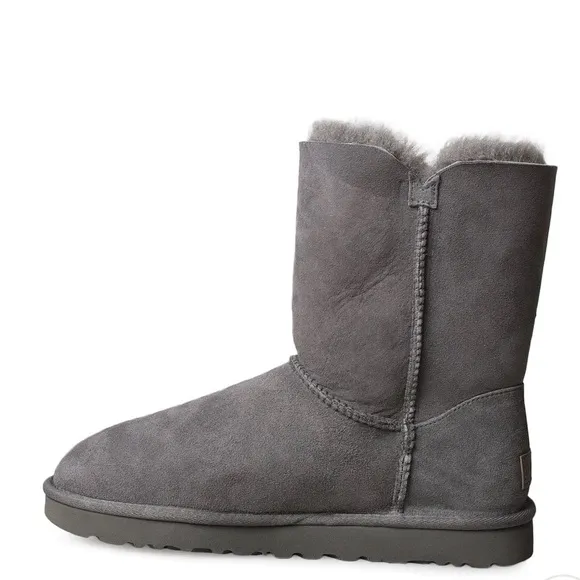 UGG Bailey Zip Short Grey Boots size 7 EUC
