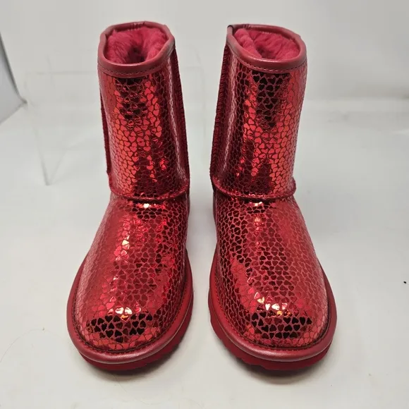 Ugg Big Girls Size 4 Classic Short II Gel Foil Hearts RED Sherpa Boots 1151613