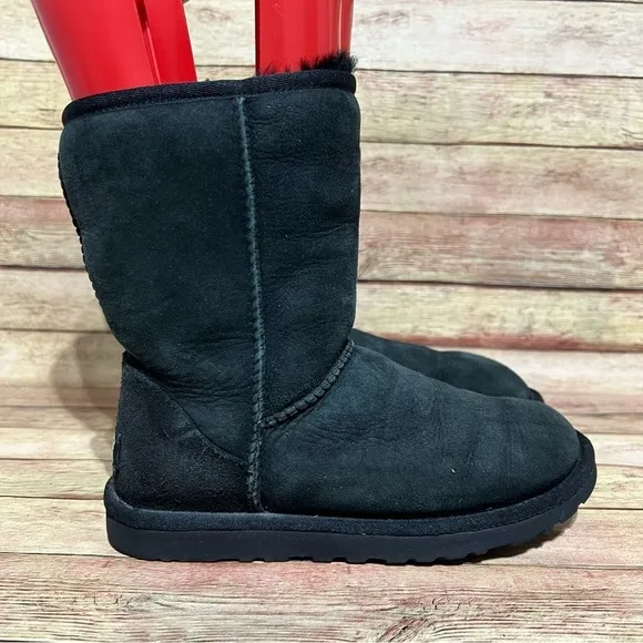 Ugg Black Classic Short ll Boots