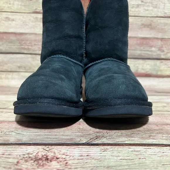 Ugg Black Classic Short ll Boots