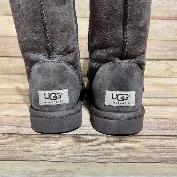 Ugg Brown Suede Classic Short Boots