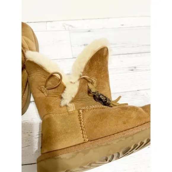 Ugg Button Short Suede Boots Sz 2