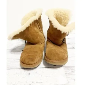 Ugg Button Short Suede Boots Sz 2