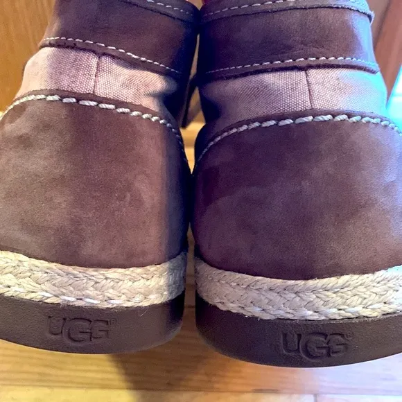UGG Cantrell Chukka boots 10-1/2 10.5 canvas nubuck leather brown tan shoes EUC