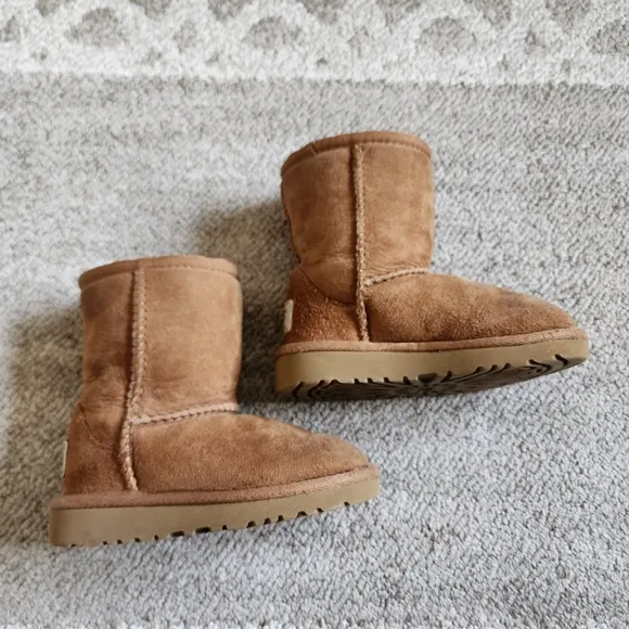 Ugg Classic II Short Boots