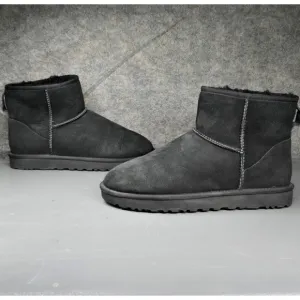UGG Classic Mini II Ankle Boots Black Suede Winter Warm Shoes Women's Size 10