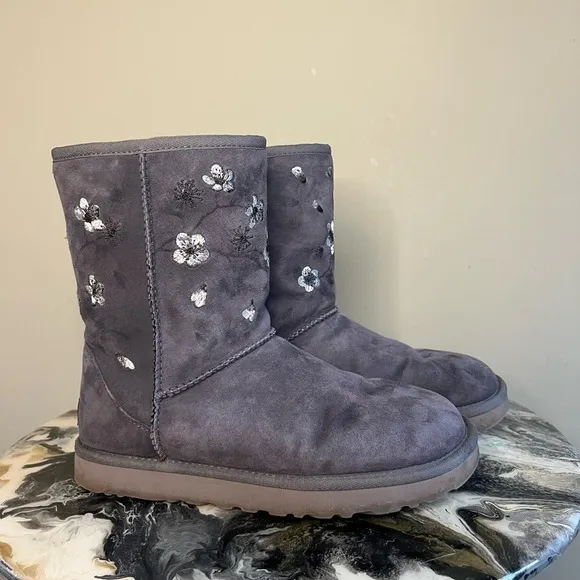 Ugg Classic Short Blossom Gray Boot Women’s 7