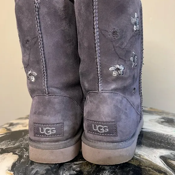 Ugg Classic Short Blossom Gray Boot Women’s 7