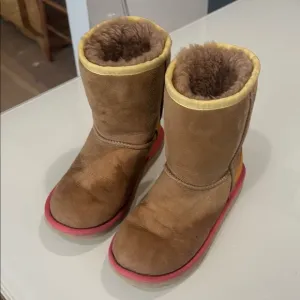 UGG Classic Short II Orange, pink and yellow trim kids Boots SIZE US 1