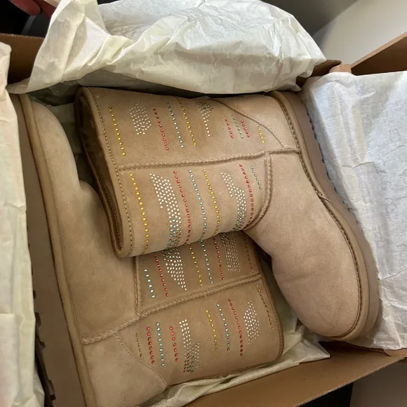 UGG Classic Short Serape bling Boots *New in Box*£