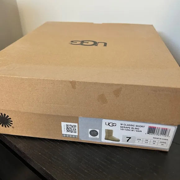 UGG Classic Short Serape bling Boots *New in Box*£
