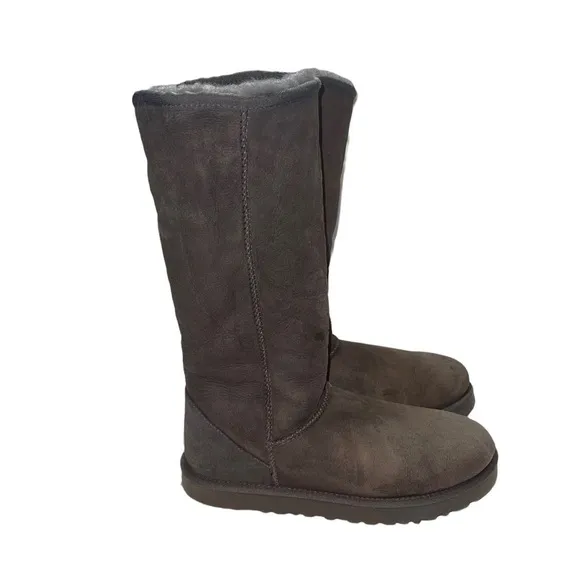 UGG Classic Tall II Woman Shoes Size 9