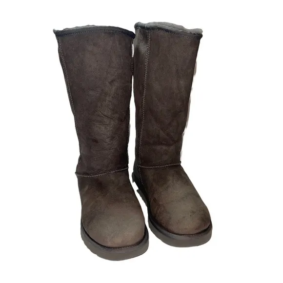 UGG Classic Tall II Woman Shoes Size 9