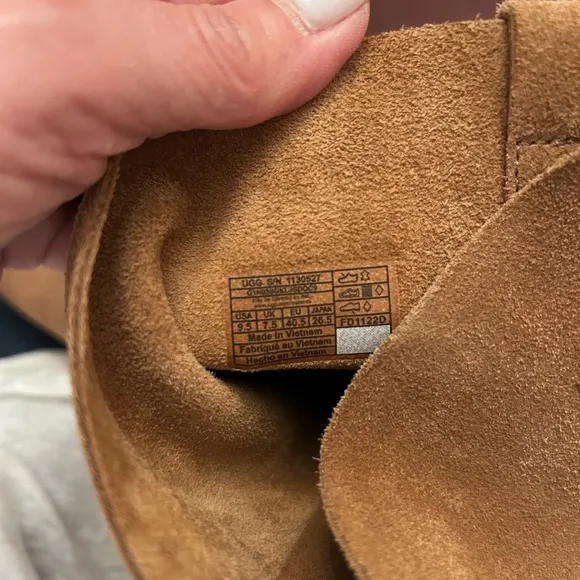 UGG Josefene Short Suede Leather Boots Chestnut Brown Women's Size 9.5 EUC