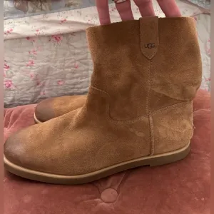 UGG Josefene Short Suede Leather Boots Chestnut Brown Women's Size 9.5 EUC