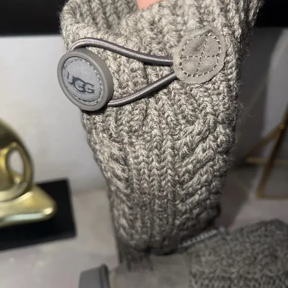 UGG Kids Girls Classic Cabled Knit Grey Sweater Boots Tall/Short Youth 1