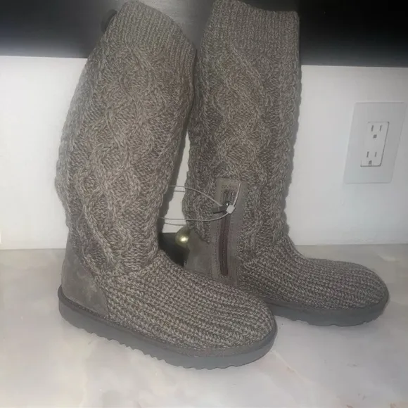 UGG Kids Girls Classic Cabled Knit Grey Sweater Boots Tall/Short Youth 1