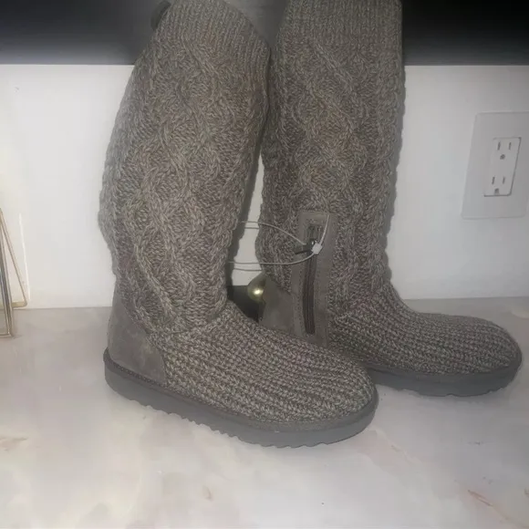 UGG Kids Girls Classic Cabled Knit Grey Sweater Boots Tall/Short Youth 1
