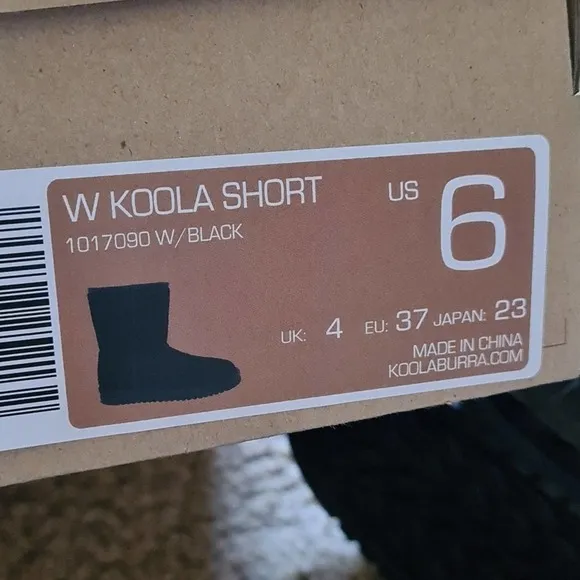 UGG Koola Short Black Boots Size 6 NWB