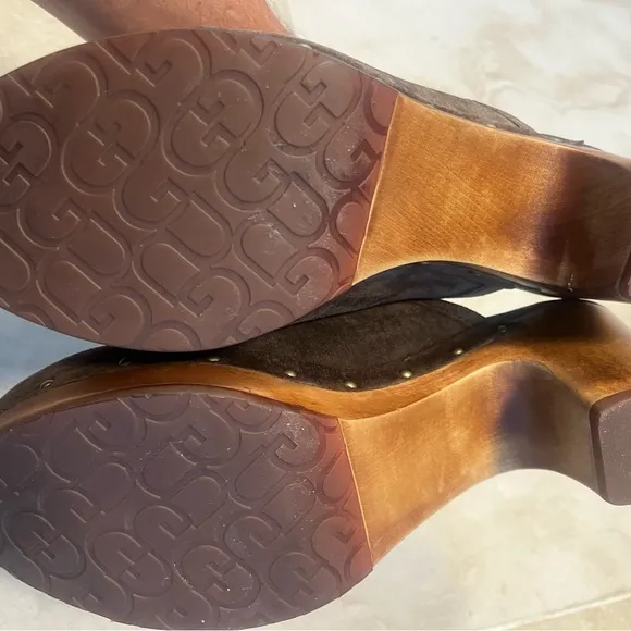 UGG Leather Shoes Size 8