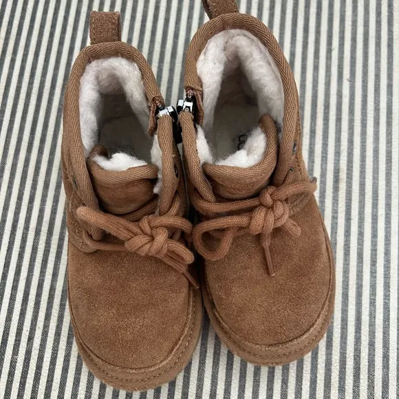 UGG | Neumel Short Suede Lace Up Boots | 10c