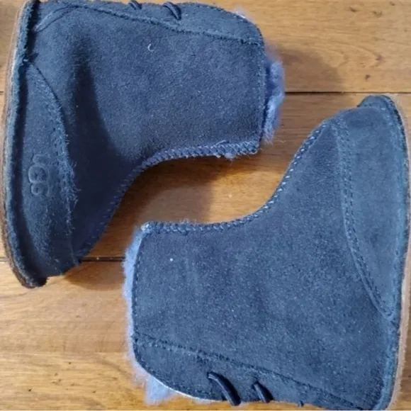 UGG NIB Boo Baby Booties Navy Infant Unisex