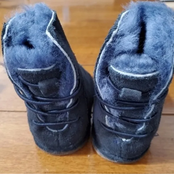 UGG NIB Boo Baby Booties Navy Infant Unisex