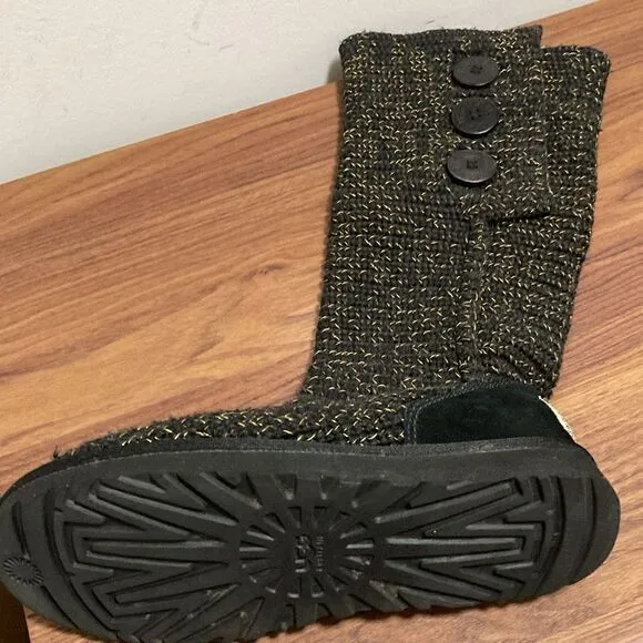 UGG NWOT Cardy Knit Boots in Black Tweed with Gold Metallic Thread. Size 8.