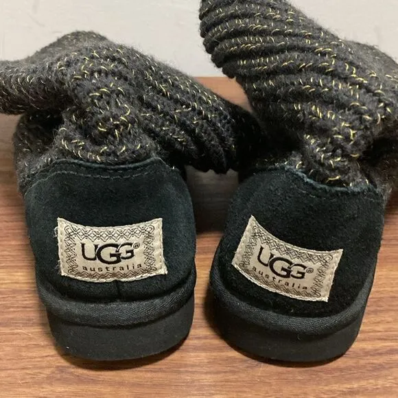 UGG NWOT Cardy Knit Boots in Black Tweed with Gold Metallic Thread. Size 8.