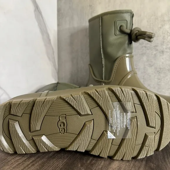 Ugg Raincloud Lace Boots Olive Green Size 10