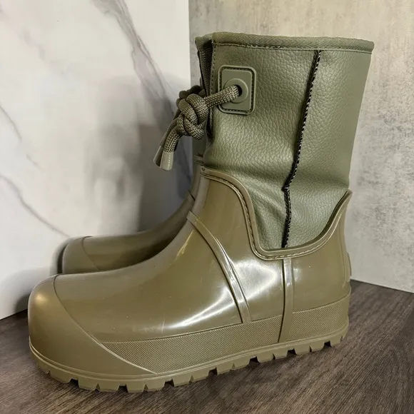 Ugg Raincloud Lace Boots Olive Green Size 10
