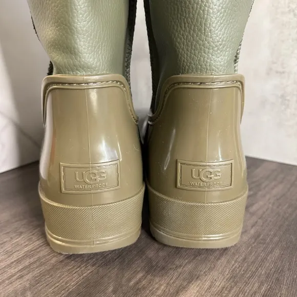 Ugg Raincloud Lace Boots Olive Green Size 10