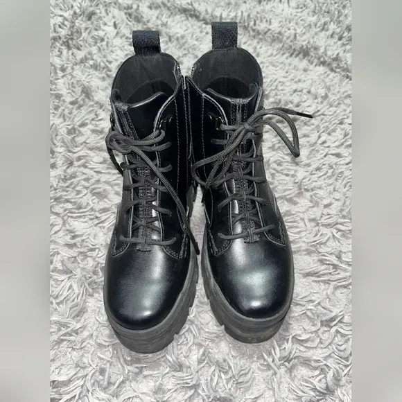 UGG Sidnee combat boot 150