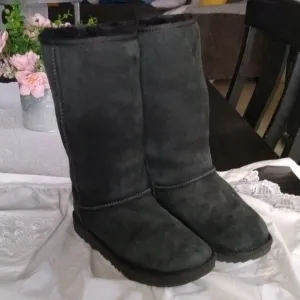 UGG TALL BOOTS