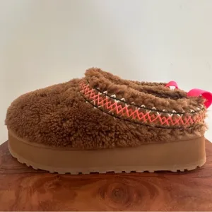 UGG Tazz Slipper - Size 9