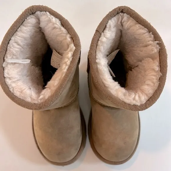 UGG Toddler Classic Short Water Resistant Shearling Boot Chestnut Brown 10