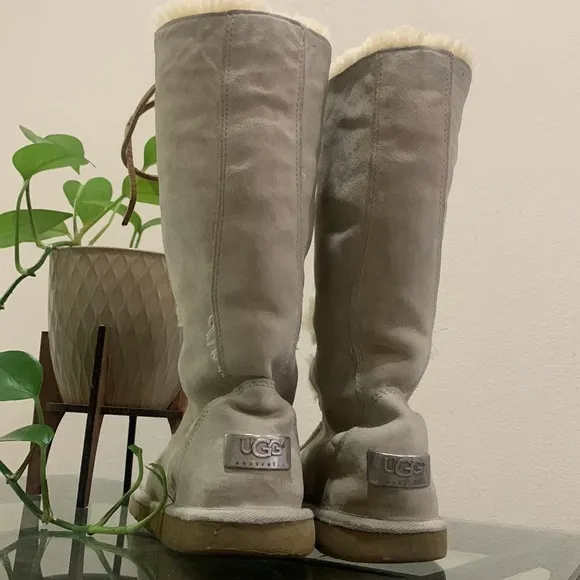 UGG ‘Uptown’ Lace-Up Tall Boots S/N 5190