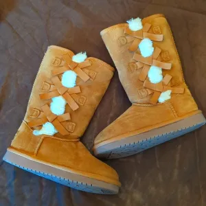 Ugg Victoria koolaburra boots like new