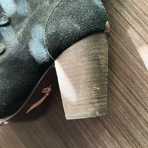 Ugg’s heel black lace up booties size 7.5