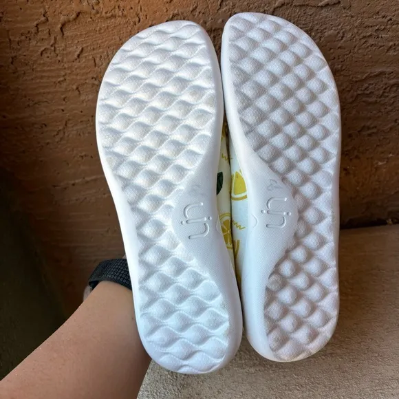 Uin Lemon Print Slip On Canvas Shoes