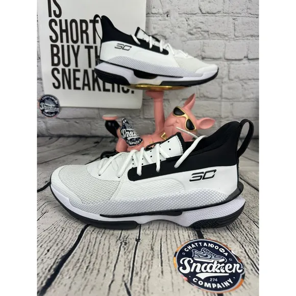 Under Armour Curry 7 Mens 9 White Black Basketball Sneaker Shoes SC Steph NEW