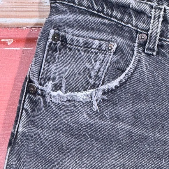 USA Vintage Levi's 560 Jeans Black Wash Distressed Denim Womens Size 31x31.5