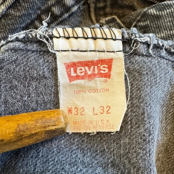 USA Vintage Levi's 560 Jeans Black Wash Distressed Denim Womens Size 31x31.5