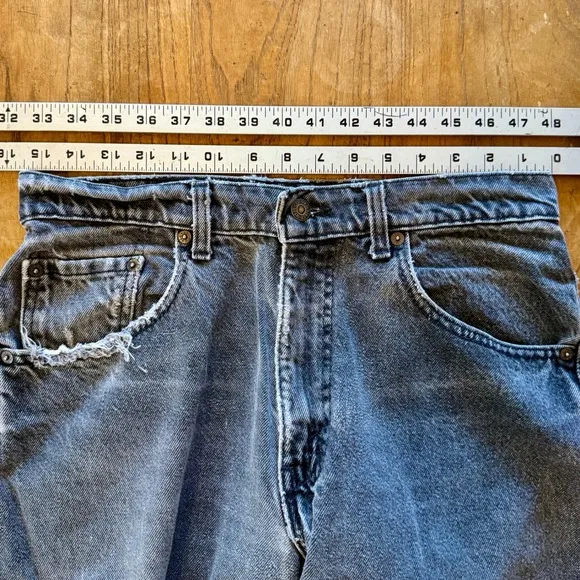 USA Vintage Levi's 560 Jeans Black Wash Distressed Denim Womens Size 31x31.5